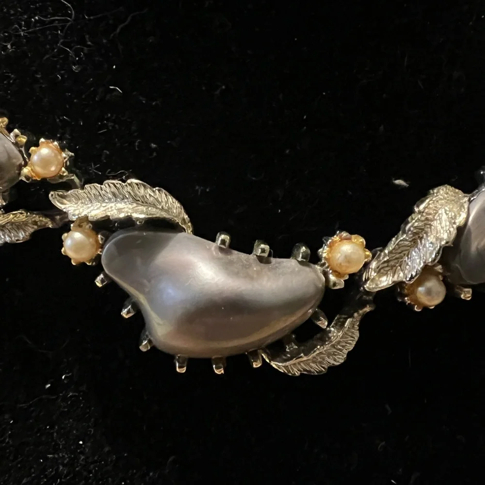 Vintage Coro grey Thermoset and faux pearl silver-tone choker style necklace.